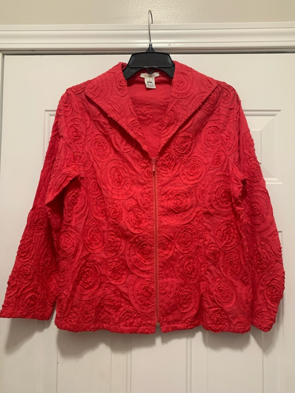 3/$15 Bestow 100% Cotton Reddish Pink Textured Rosette Zip Front Jacket Sz Small